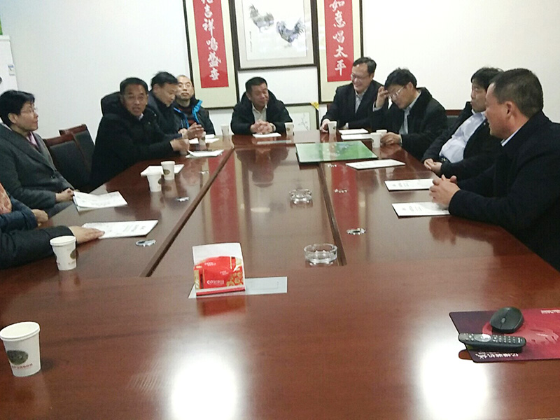 市政協(xié)原副主席、民建市委原主委牛惠蘭，市人大常委、民建市委副主委周中穩(wěn)一行到我公司調(diào)研蘆花雞養(yǎng)殖發(fā)展情況
